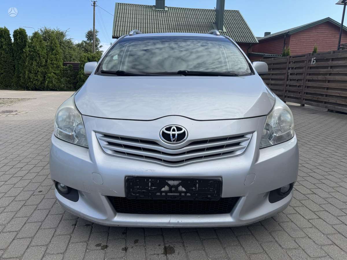 Toyota Verso, 2.0 l., mpv / minivan