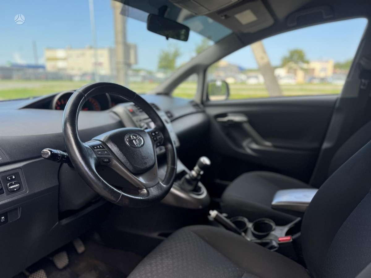 Toyota Verso, 2.0 l., mpv / minivan