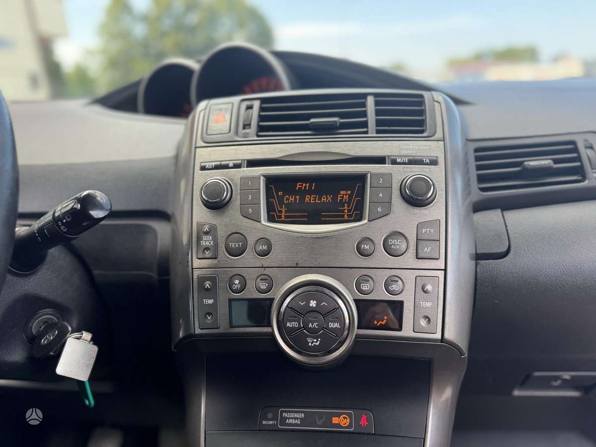 Toyota Verso, 2.0 l., mpv / minivan