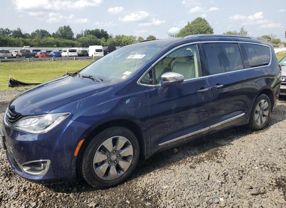 Chrysler Pacifica Turime daugiau dalių šiam modeliui