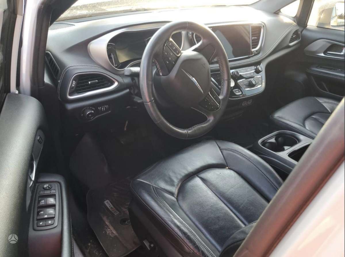 Chrysler Pacifica Turime daugiau dalių šiam modeliui