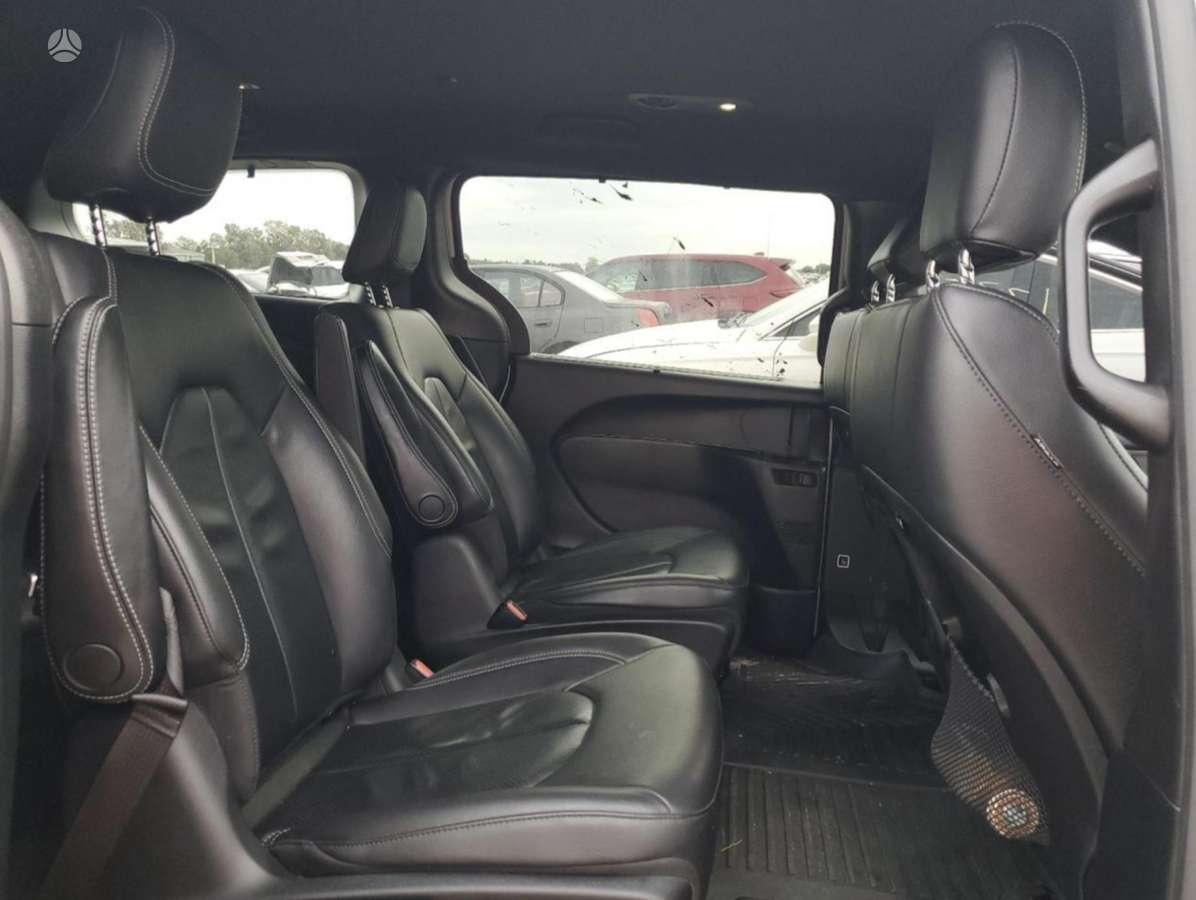 Chrysler Pacifica Turime daugiau dalių šiam modeliui
