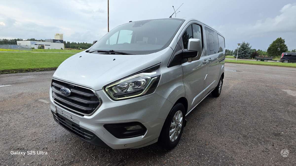 Ford Transit Custom dalimis. Nedidelė rida