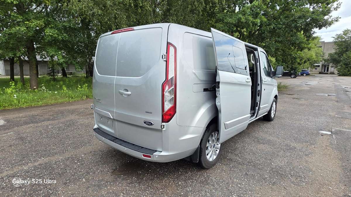 Ford Transit Custom dalimis. Nedidelė rida