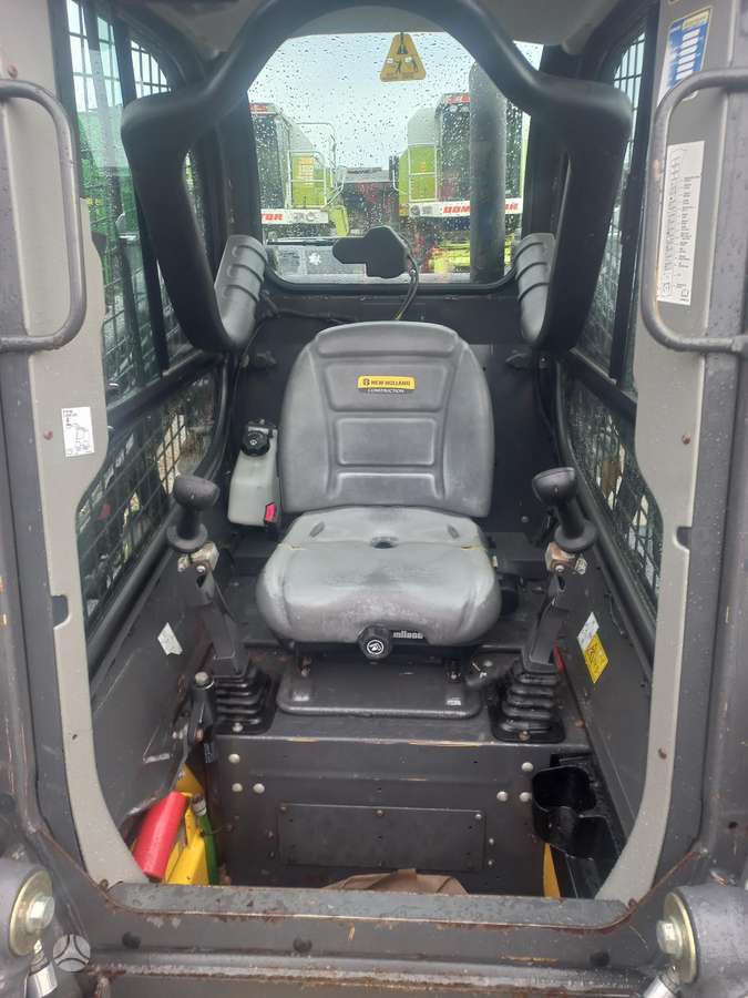 New Holland L318, mini loaders