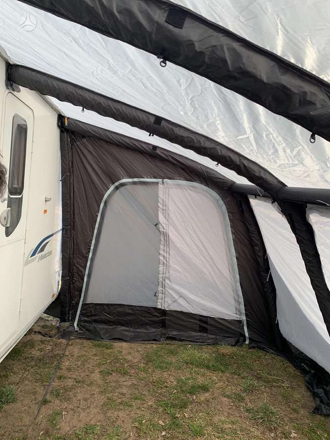 Sterling Eccles Moonstone, caravans