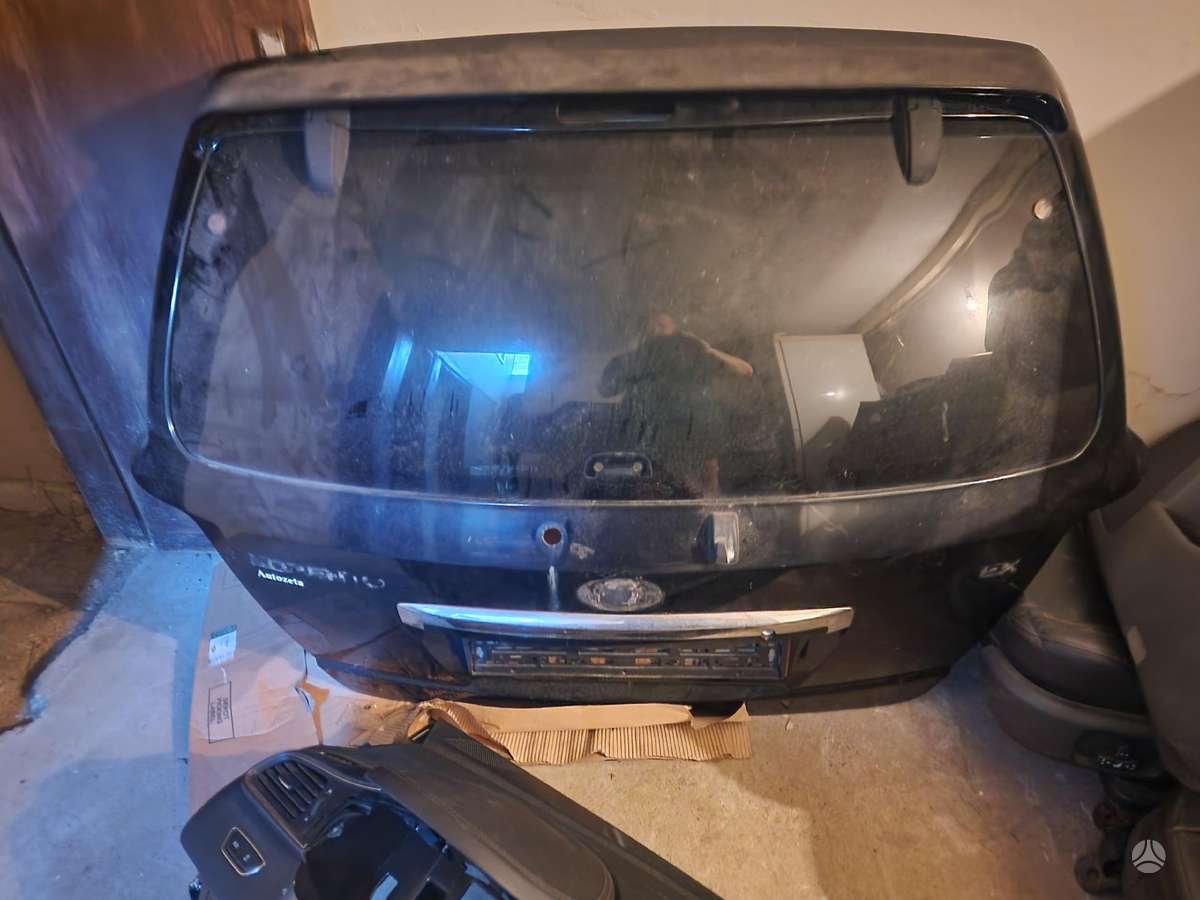 Kia Sorento hood (front, rear)
