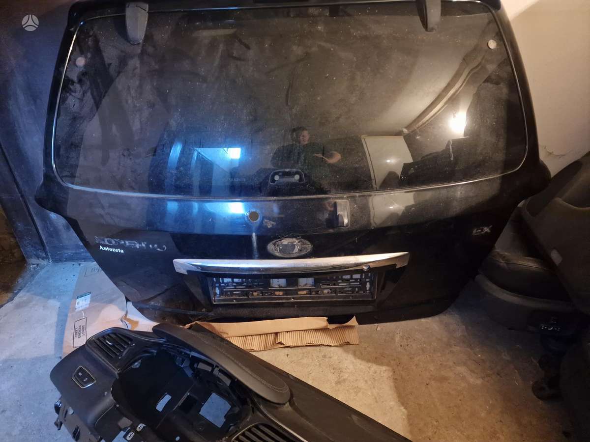 Kia Sorento hood (front, rear)