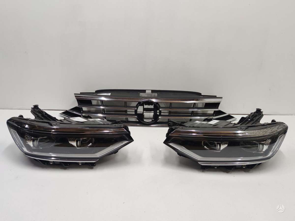 Volkswagen Passat lights, front grill
