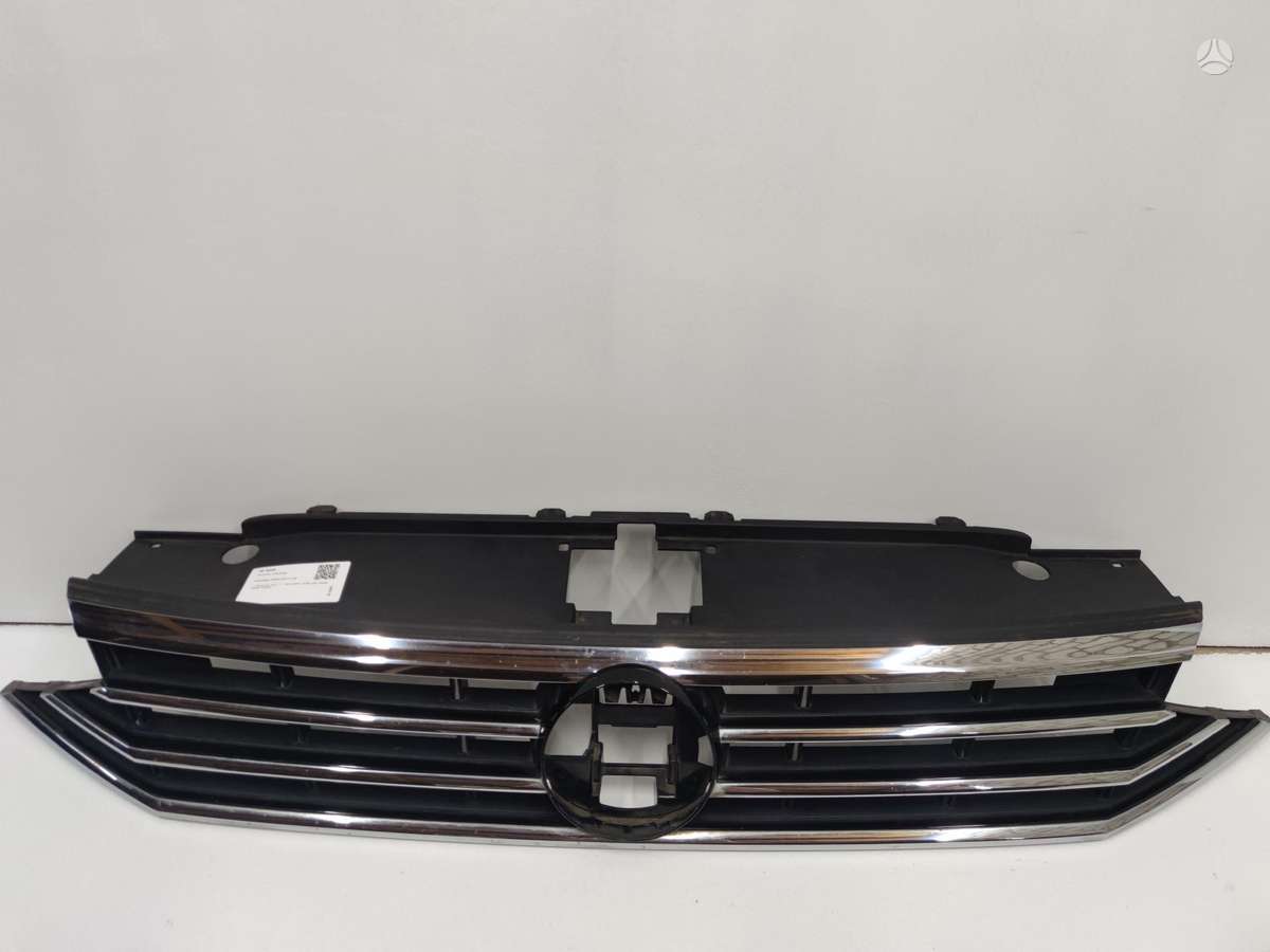 Volkswagen Passat lights, front grill
