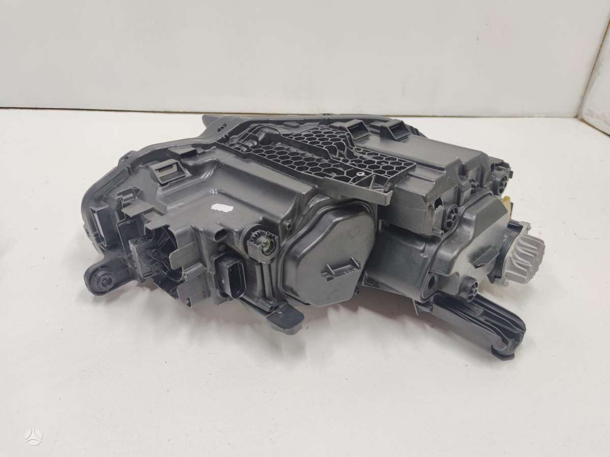 Volkswagen Passat lights, front grill