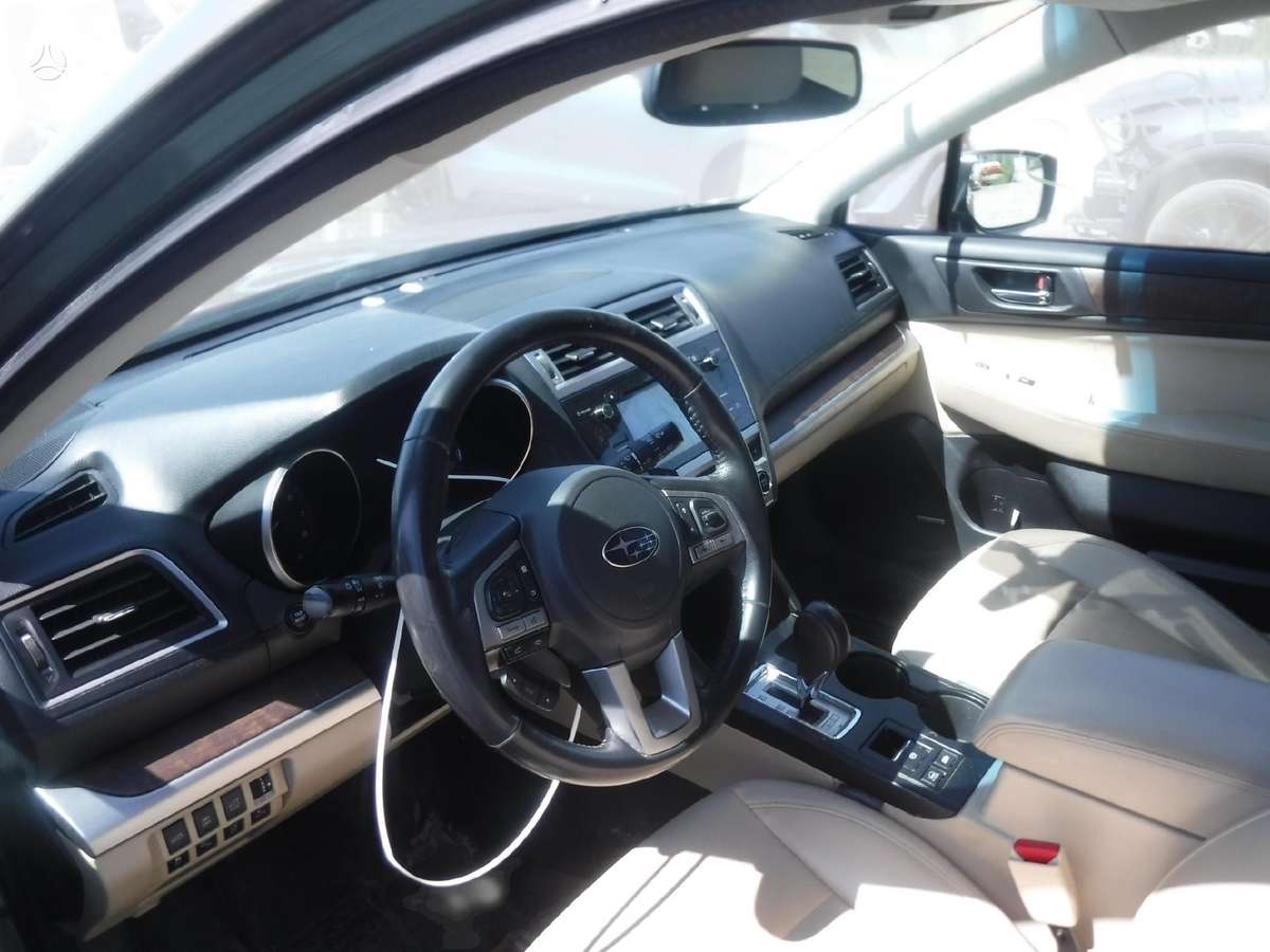Subaru Outback dalimis