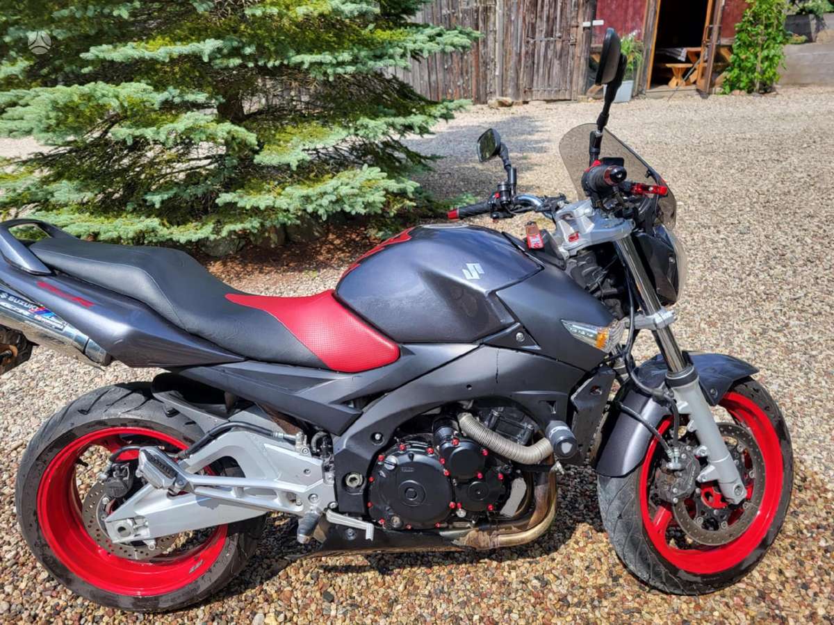 Suzuki GSR 599cc, street / classic