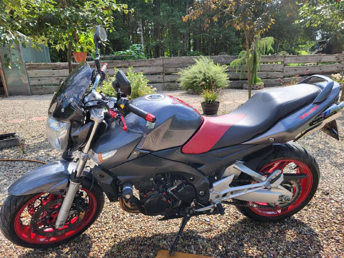 Suzuki GSR 599cc, street / classic