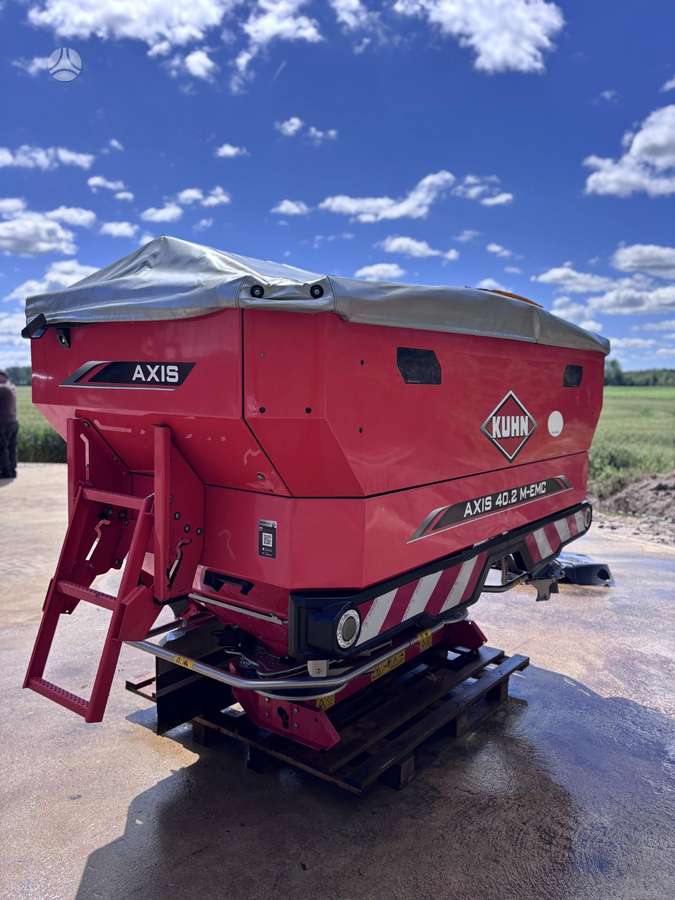Kuhn Axis 40.2 M EMC, spreaders