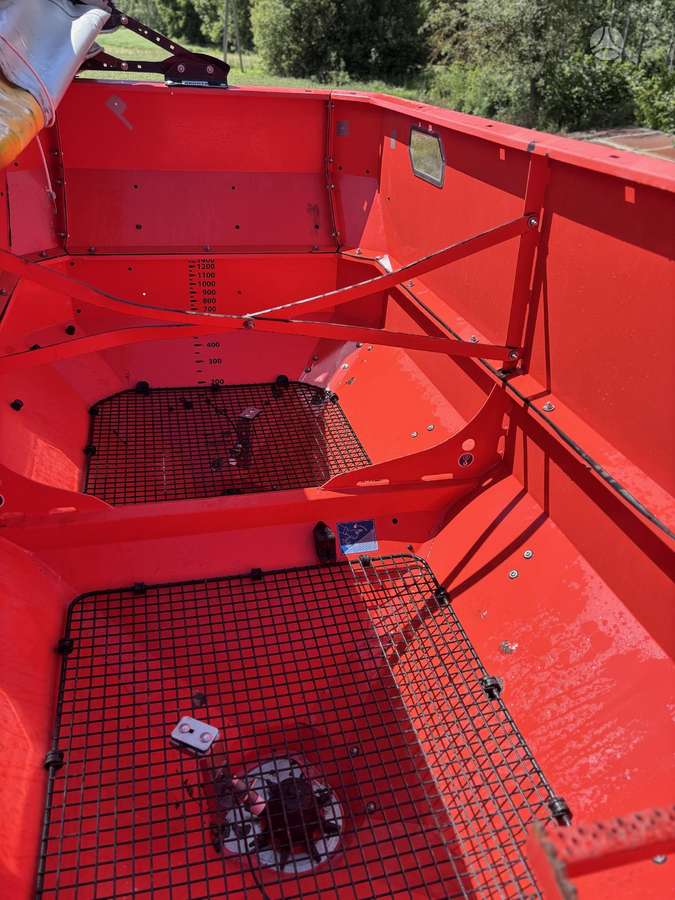 Kuhn Axis 40.2 M EMC, spreaders