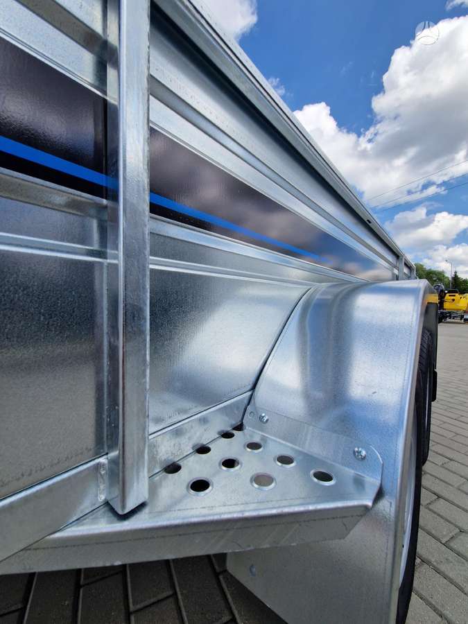 Tiki Treiler CP300-DLH, passenger car trailers