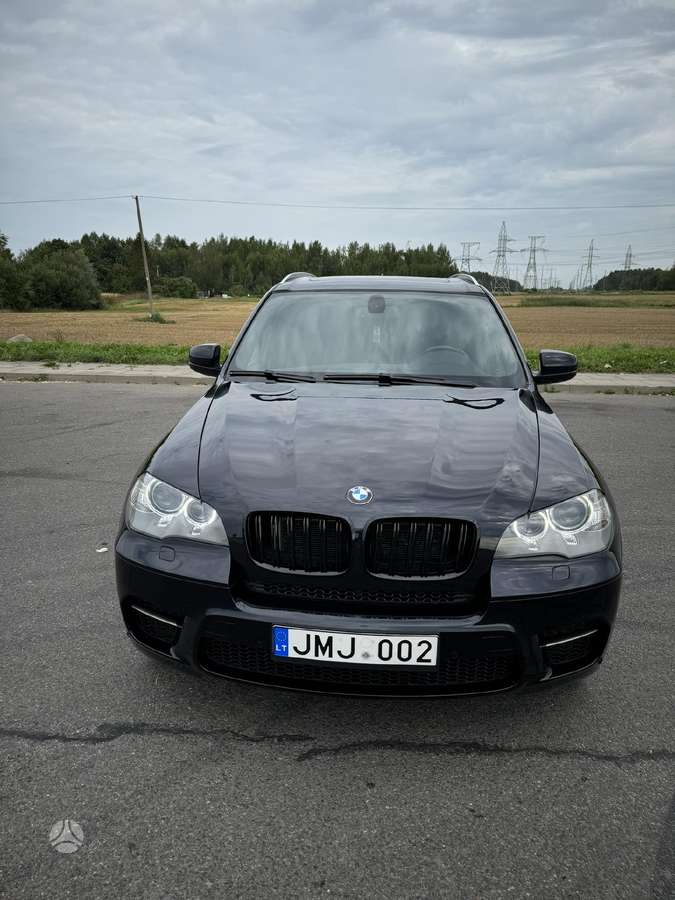BMW X5, off-road / crossover