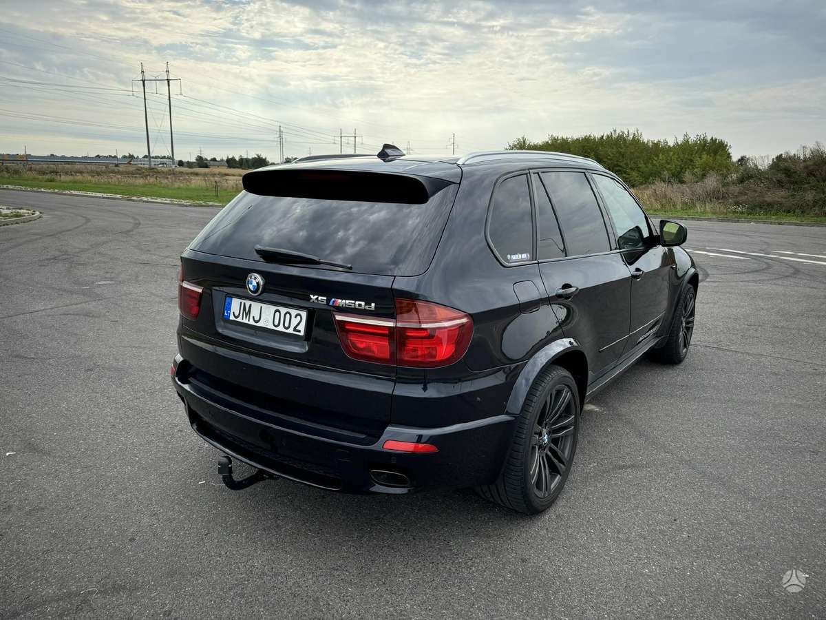 BMW X5, off-road / crossover