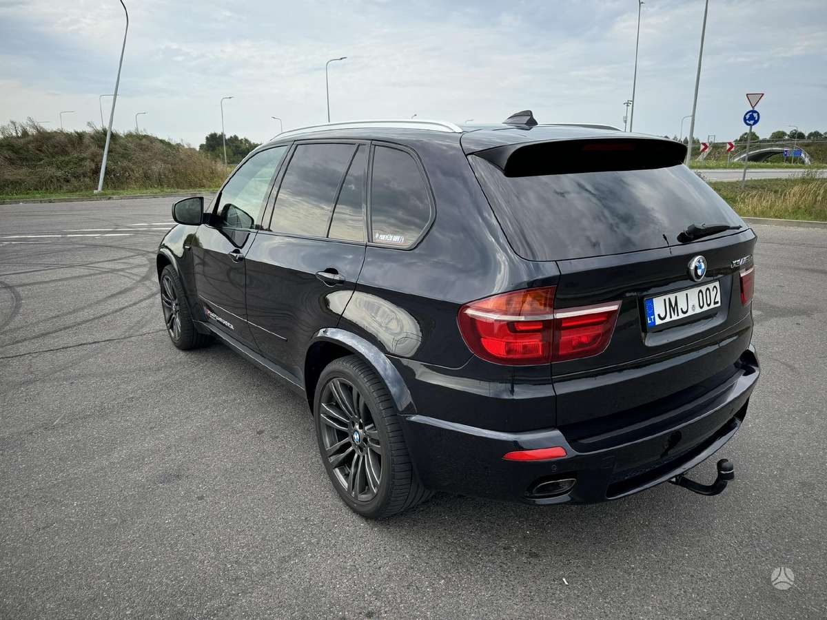 BMW X5, off-road / crossover