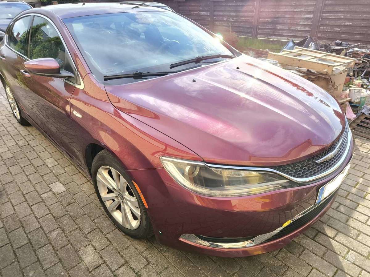 Chrysler 200, 2.4 l., Седан