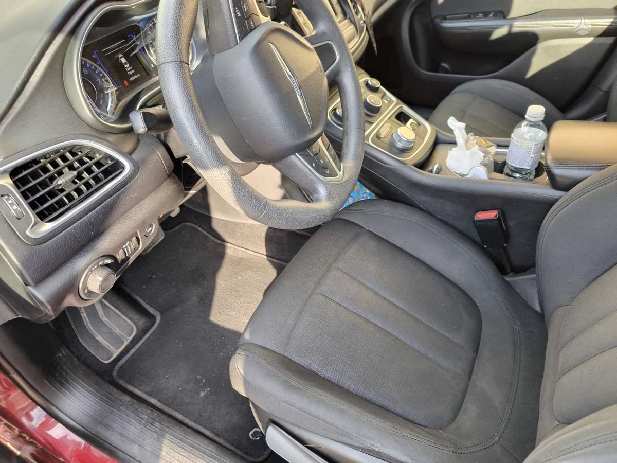 Chrysler 200, 2.4 l., Седан