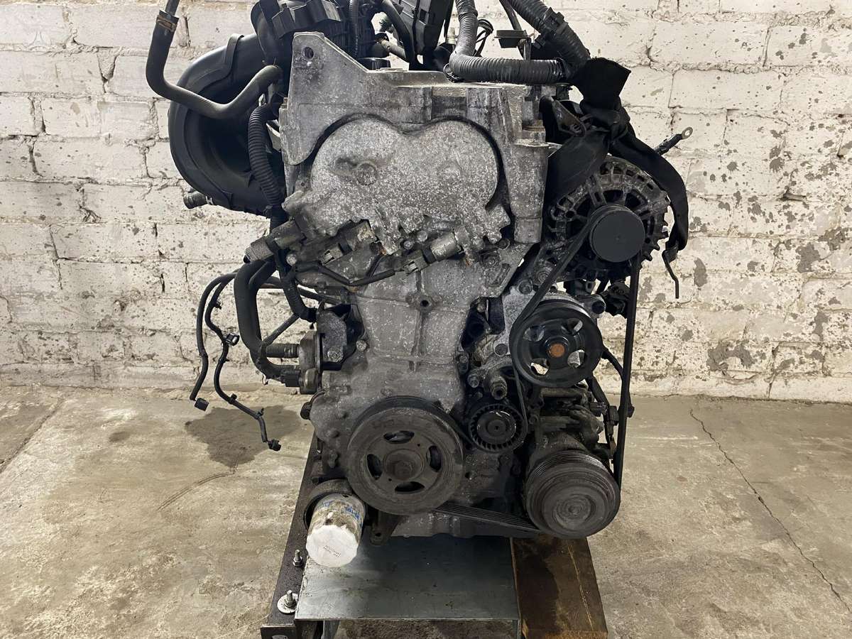 Nissan Rogue engine