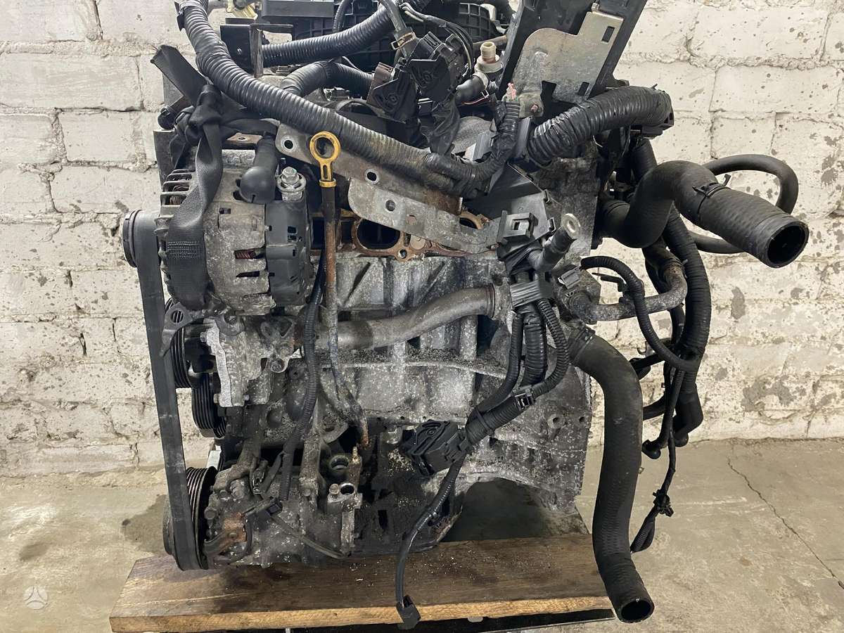 Nissan Rogue engine