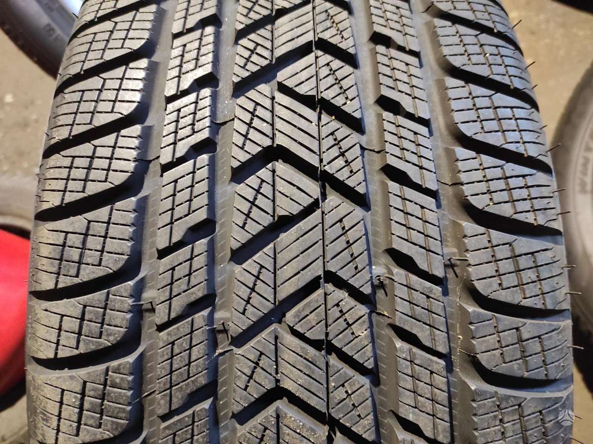 Pirelli, žieminės 275/50 R20