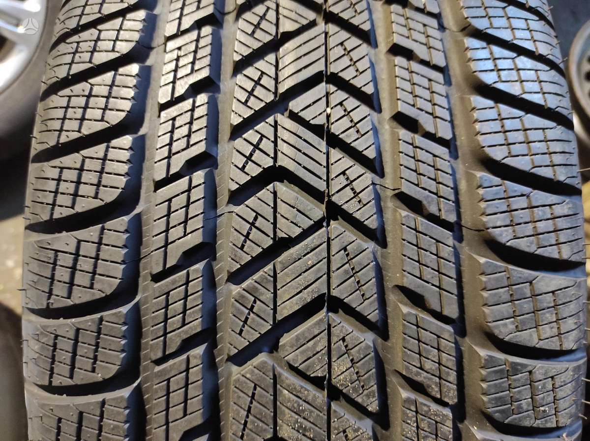 Pirelli, žieminės 275/50 R20