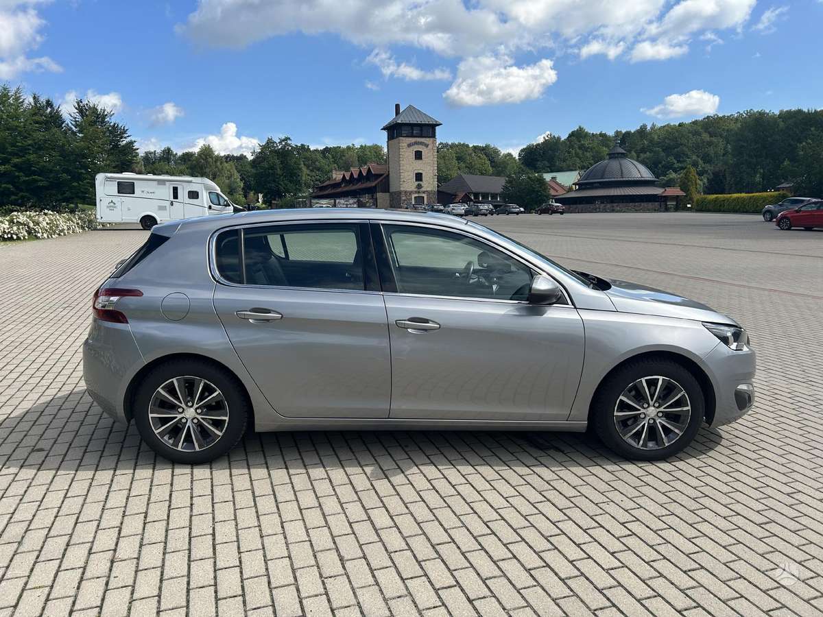 Peugeot 308, 1.6 l., hatchback