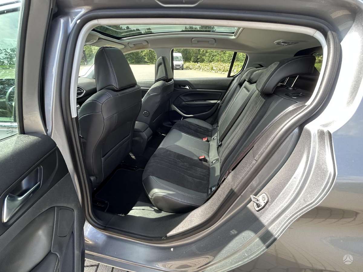 Peugeot 308, 1.6 l., hatchback