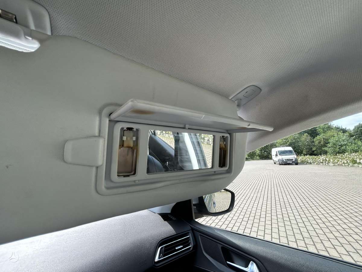 Peugeot 308, 1.6 l., hatchback