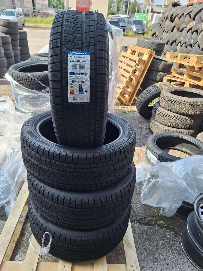Triangle, winter 245/45 R20