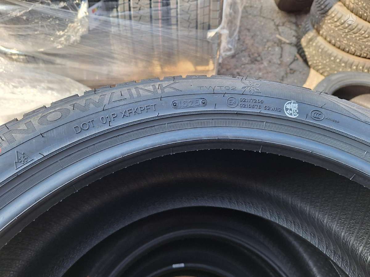 Triangle, ziemas 245/45 R20
