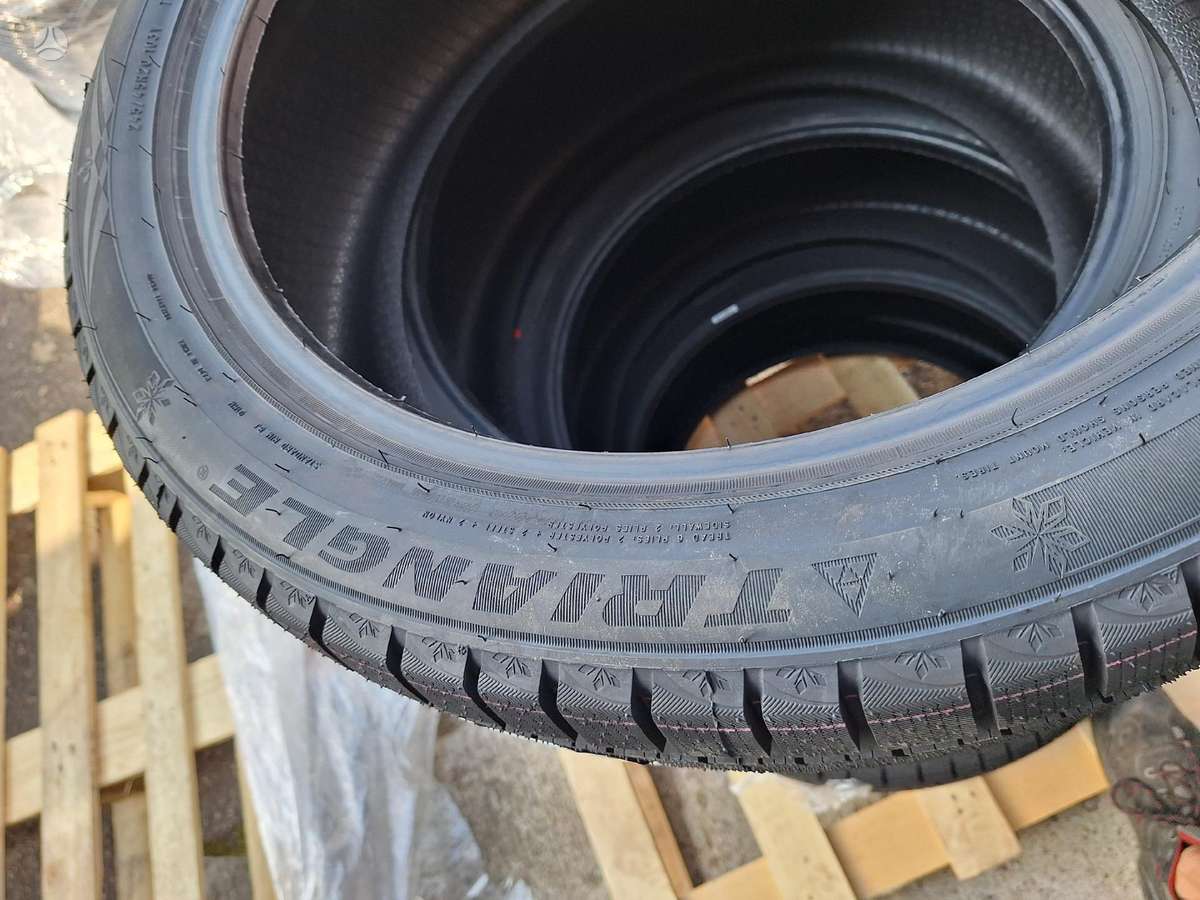Triangle, ziemas 245/45 R20