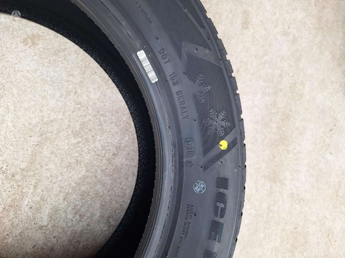 Sailun, žieminės 215/55 R17