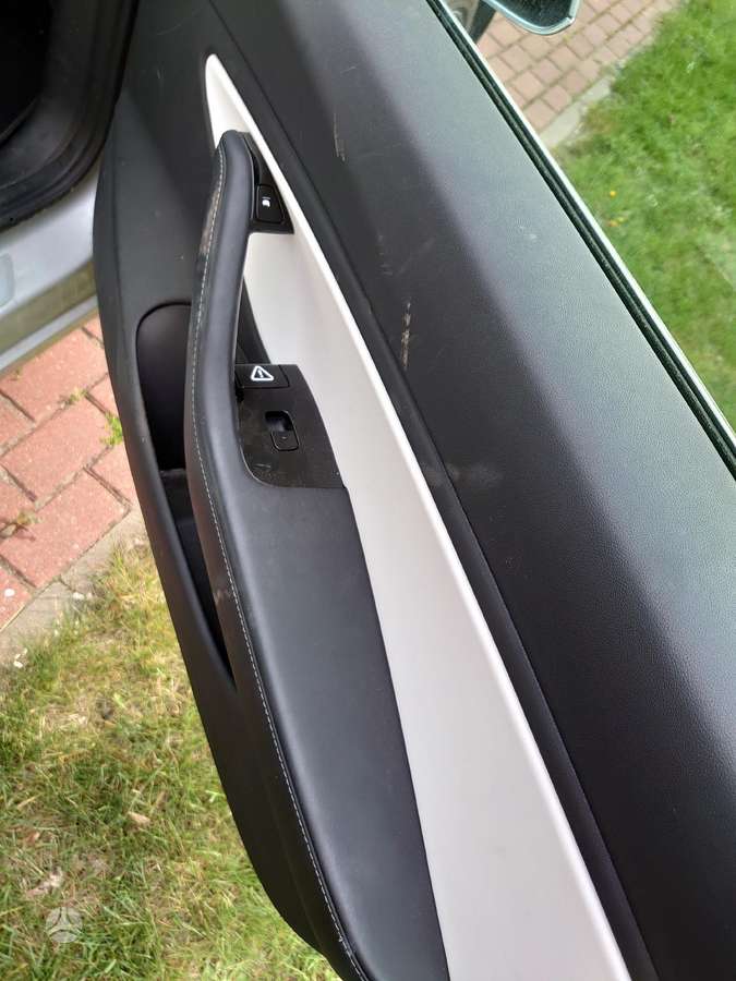 Tesla Model 3, saloon / sedan