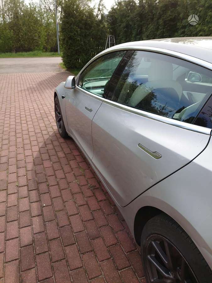 Tesla Model 3, saloon / sedan