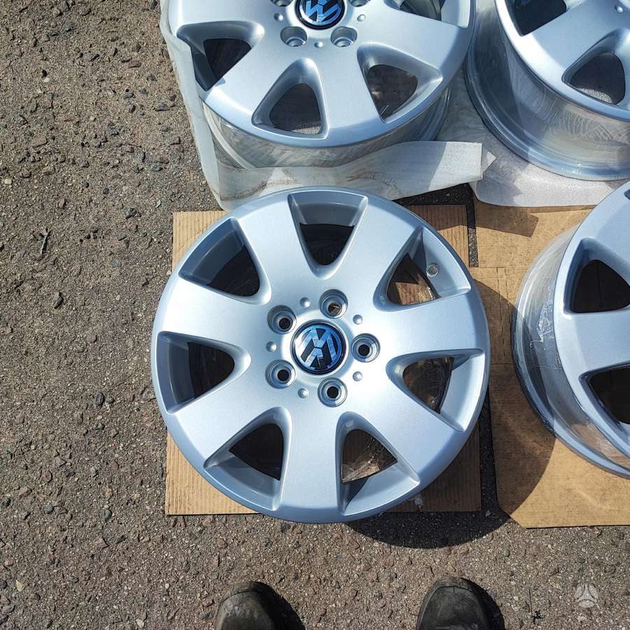 Volkswagen, light alloy, R16