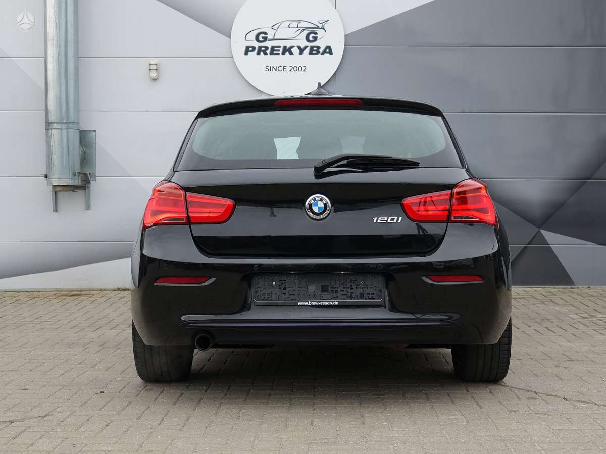 BMW 120, 1.6 l., hatchback