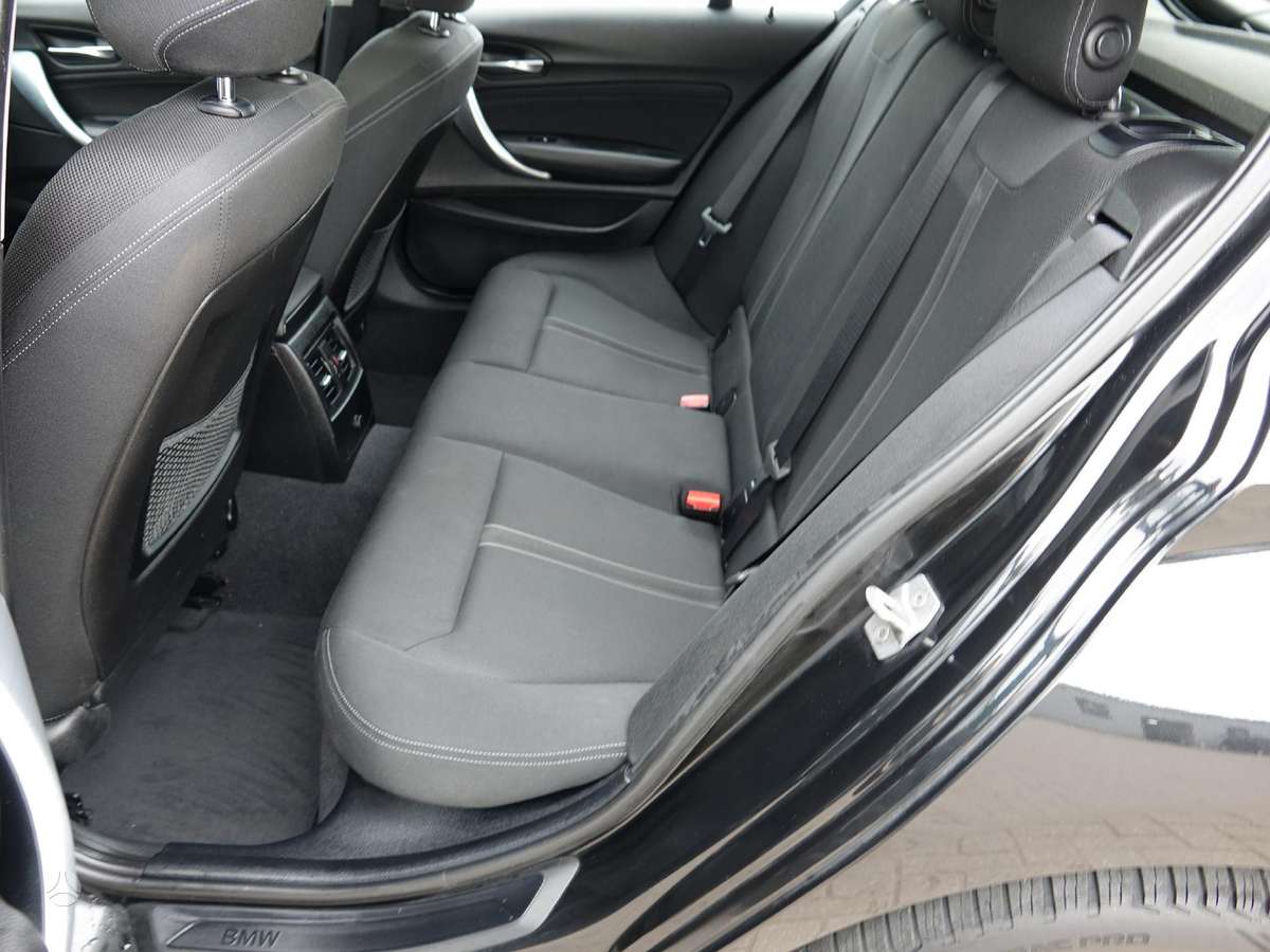 BMW 120, 1.6 l., hatchback