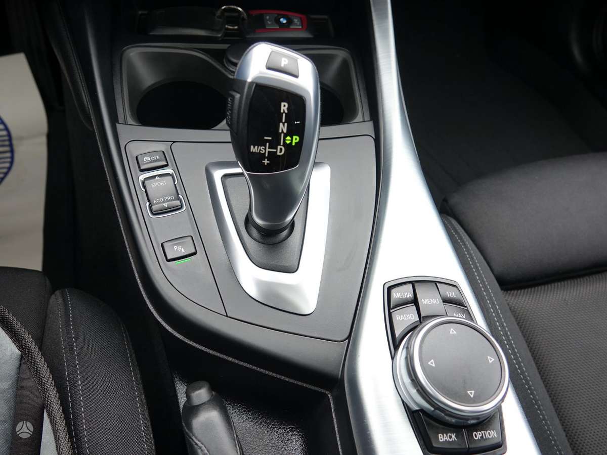 BMW 120, 1.6 l., hatchback