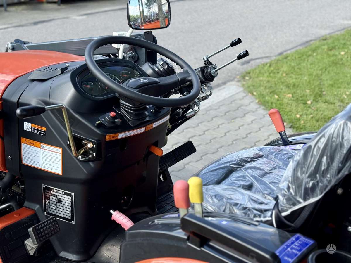 Hinomoto HM-3030, tractors