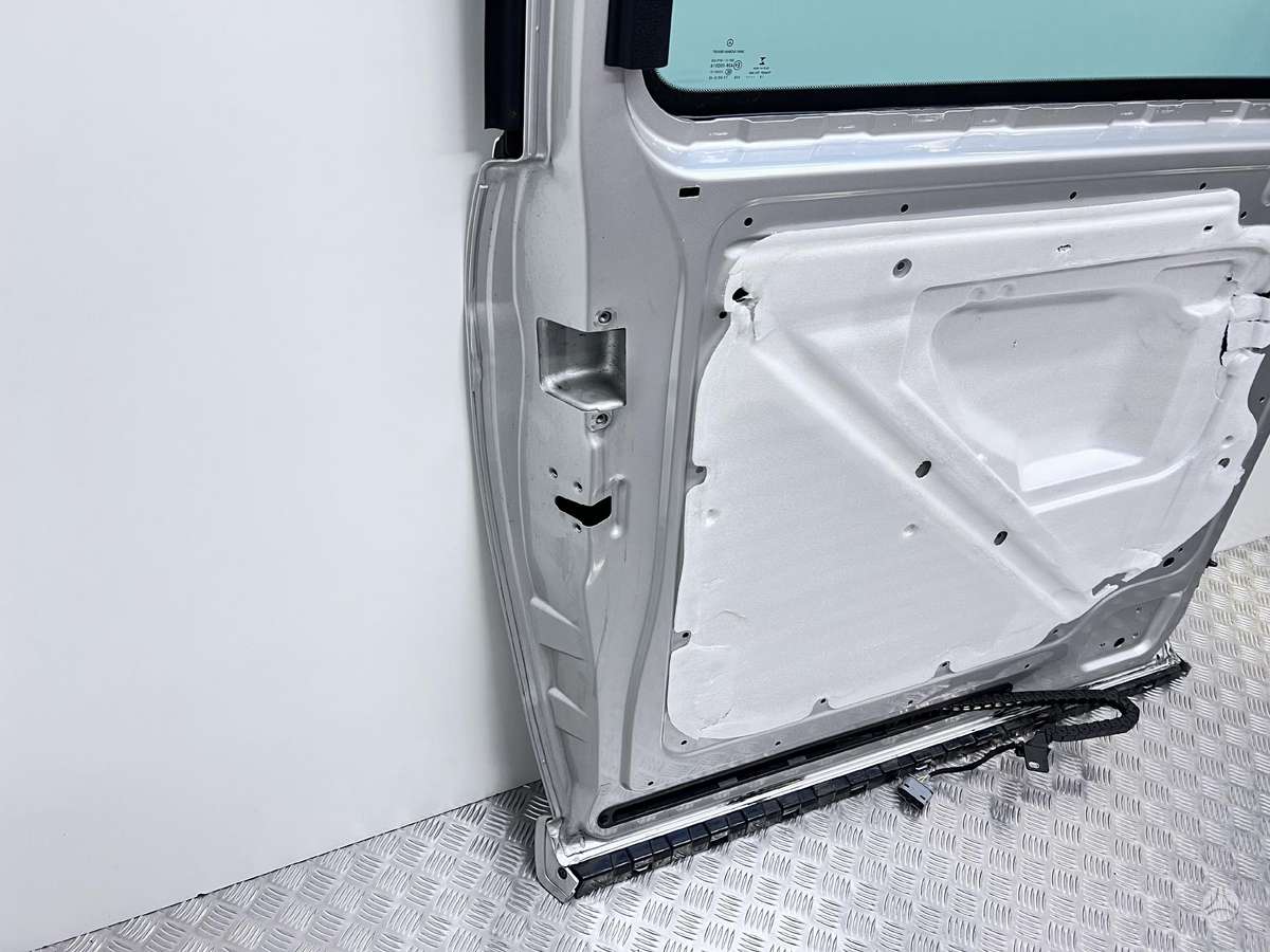 Mercedes-Benz V klasė doors