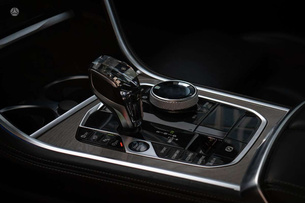 BMW 840, 3.0 l., Седан