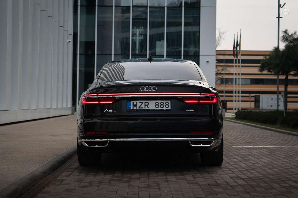 Audi A8 L, 3.0 l., Седан