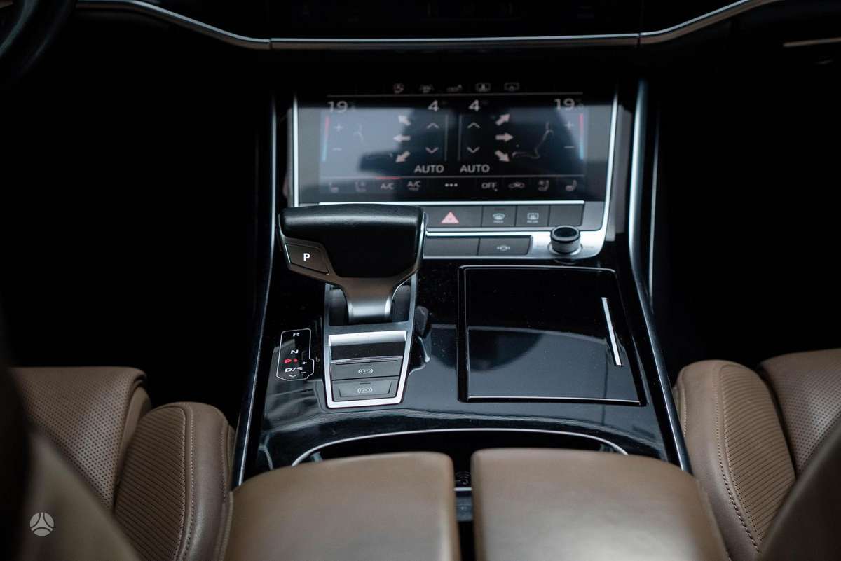 Audi A8 L, 3.0 l., Седан
