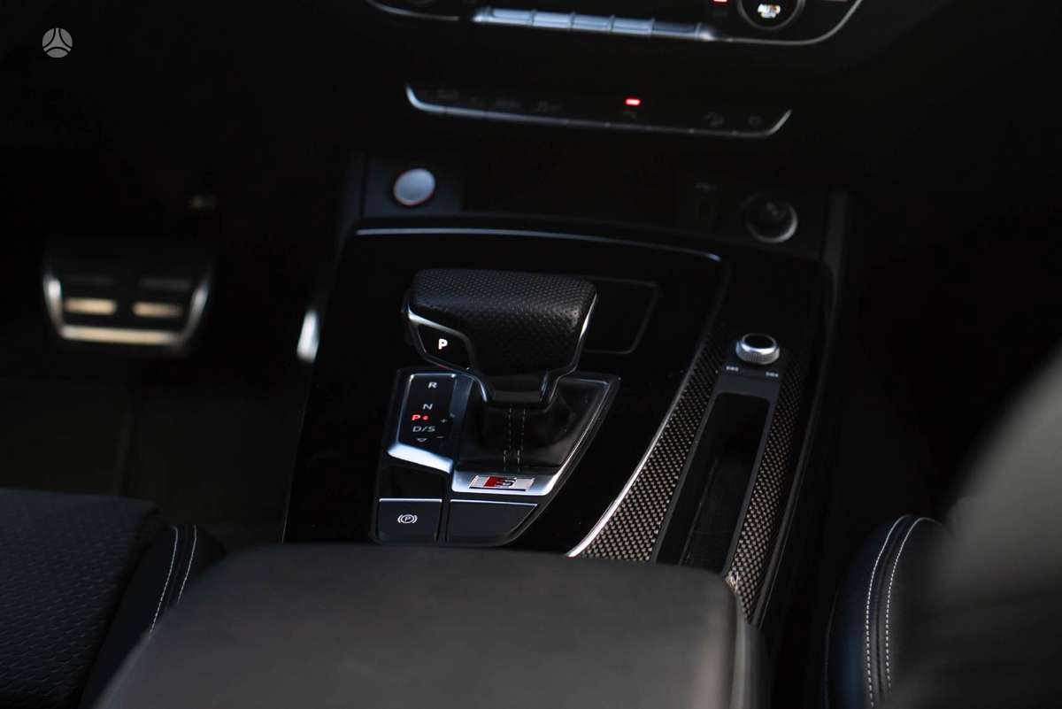 Audi Q5 Sportback, 3.0 l., off-road / crossover