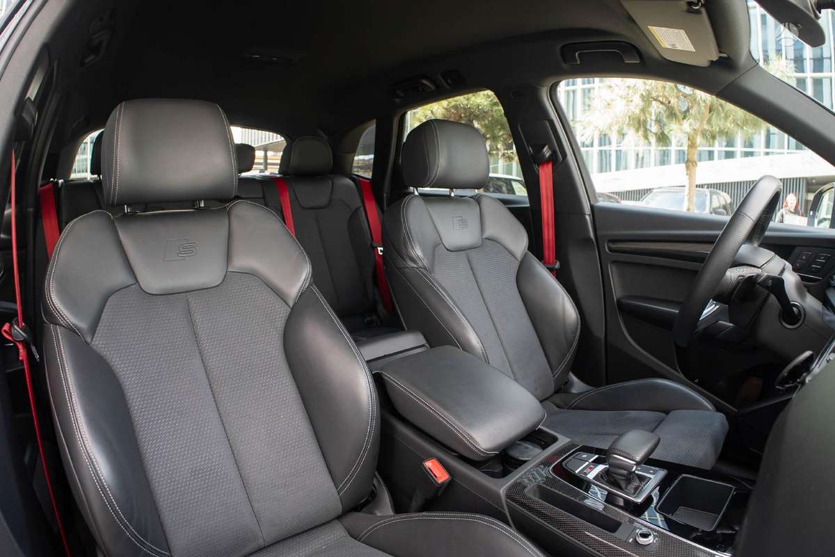 Audi Q5 Sportback, 3.0 l., off-road / crossover
